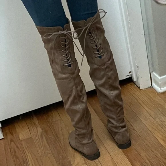 Over the Knee Adjustable Boot Size 6.5 - Picture 6 of 6